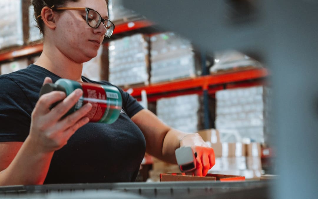 GrowthSpoke employee packing orders